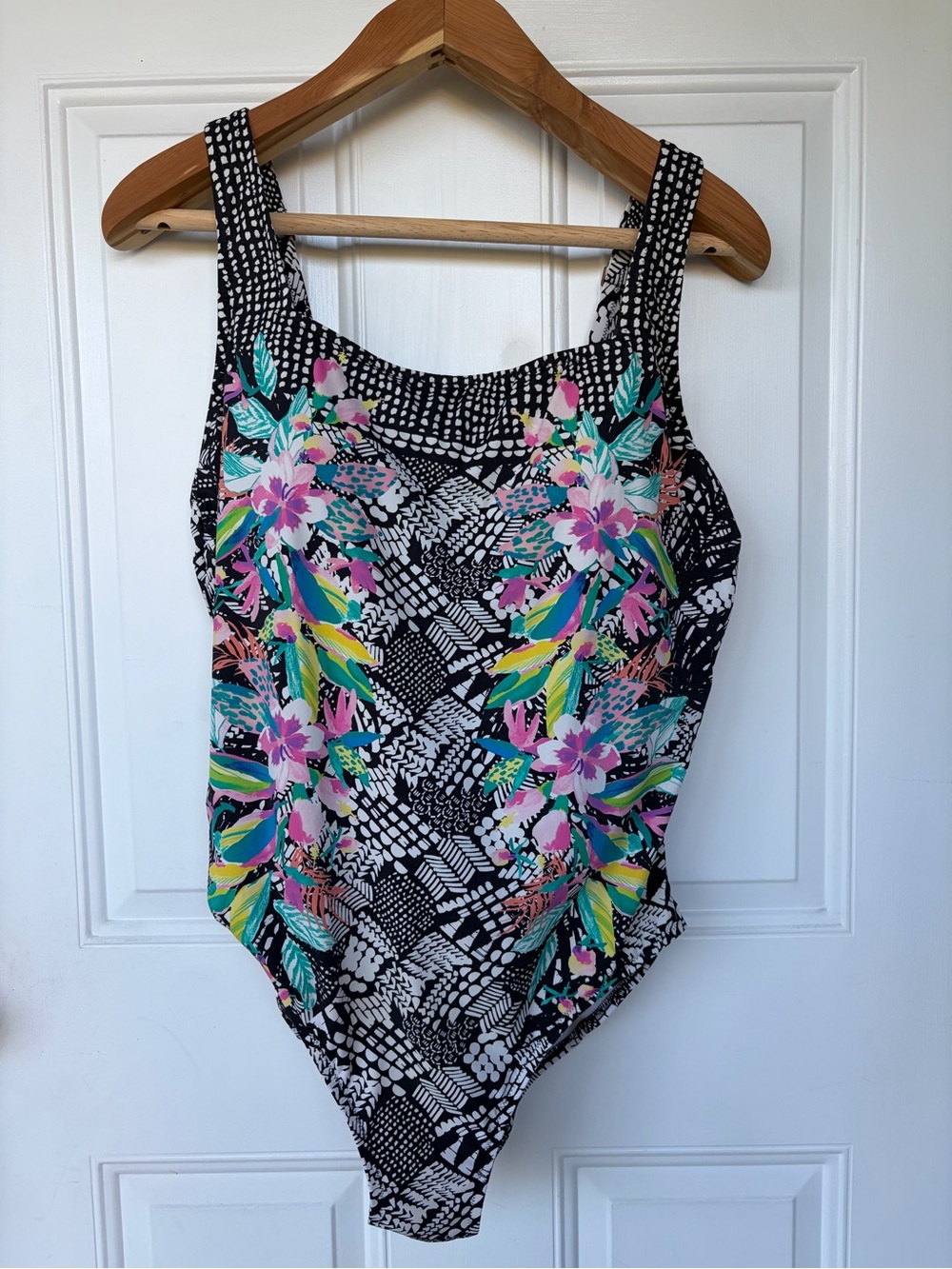 •Lands’ End• Floral One-Piece Adjustable Straps Swimsuit - Plus Size 18W